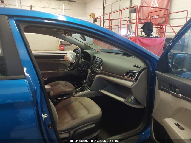 KMHD74LFXHU381604 Hyundai ELANTRA SE