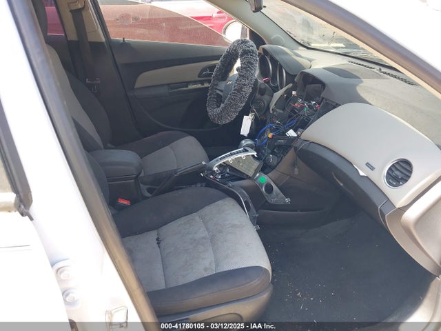 1G1PA5SH7F7259475 Chevrolet Cruze Ls Auto