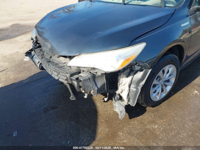 4T1BD1FK8FU172673 Toyota Camry Hybrid Le