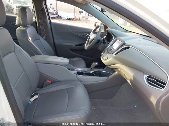 1G1ZE5ST2HF122373 Chevrolet MALIBU 1LT