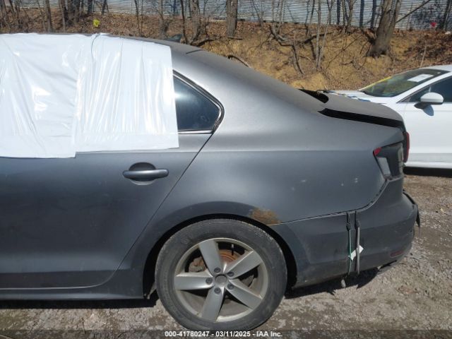 3VWD67AJ5GM396639 Volkswagen Jetta 1.4t Se