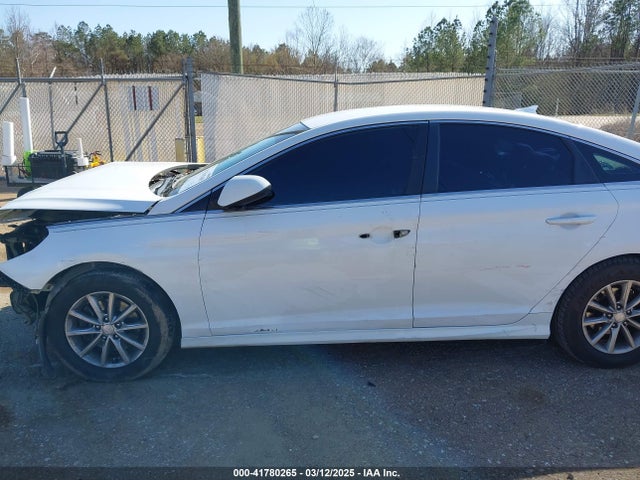 5NPE24AF0JH602718 Hyundai SONATA SE