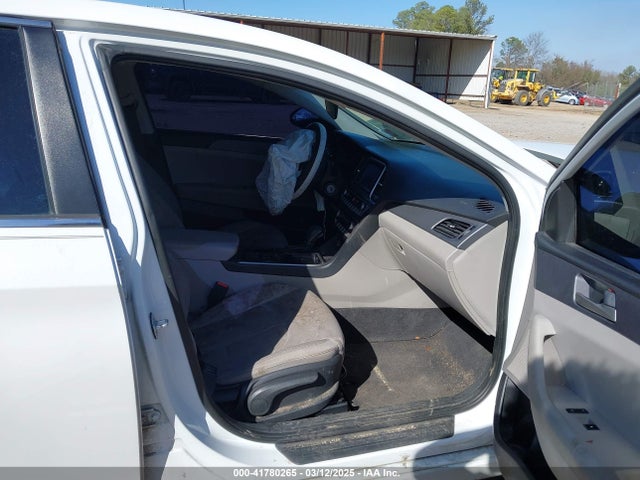 5NPE24AF0JH602718 Hyundai SONATA SE