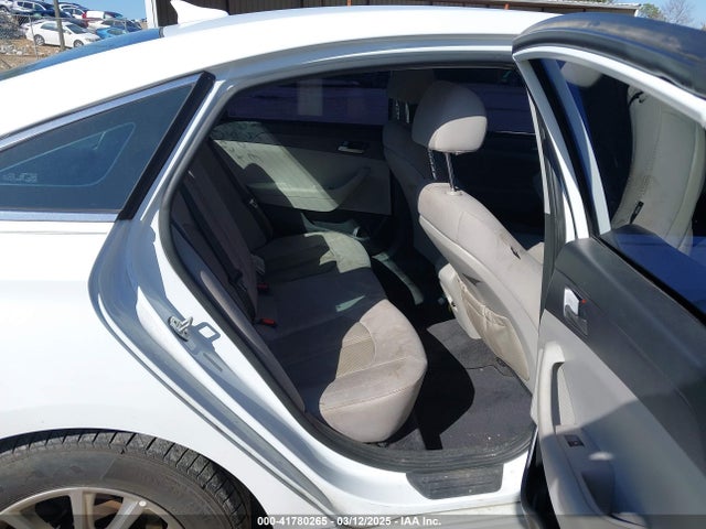 5NPE24AF0JH602718 Hyundai SONATA SE