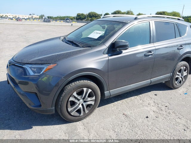 Toyota RAV4 LE 2016 2T3BFREV6GW423557 Image 2