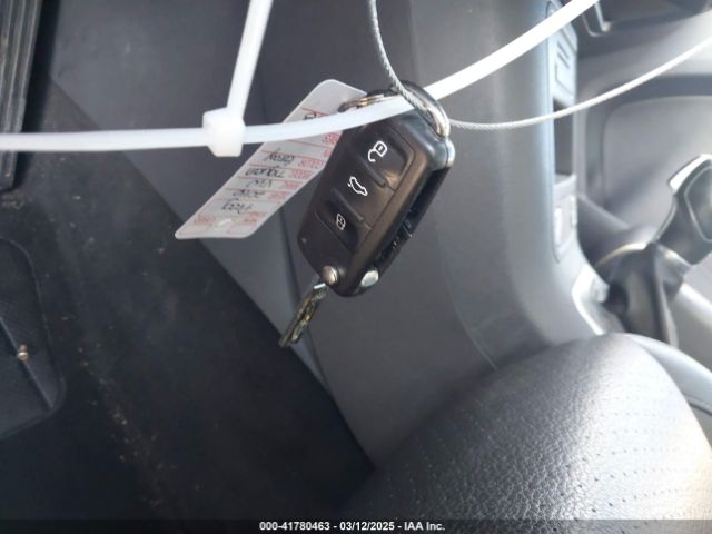 WVGAV7AXXGW552585 Volkswagen TIGUAN SE