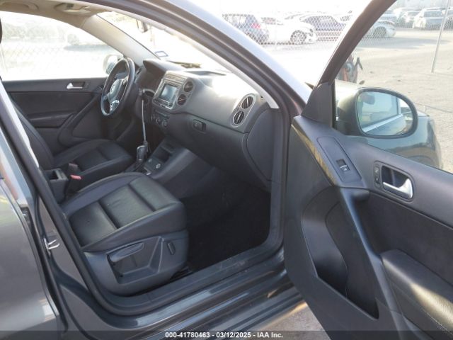WVGAV7AXXGW552585 Volkswagen TIGUAN SE