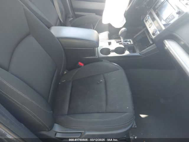4S3BNAA67J3045388 Subaru Legacy 2.5i