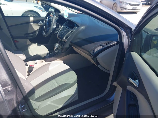 1FADP3F24EL117390 Ford FOCUS SE