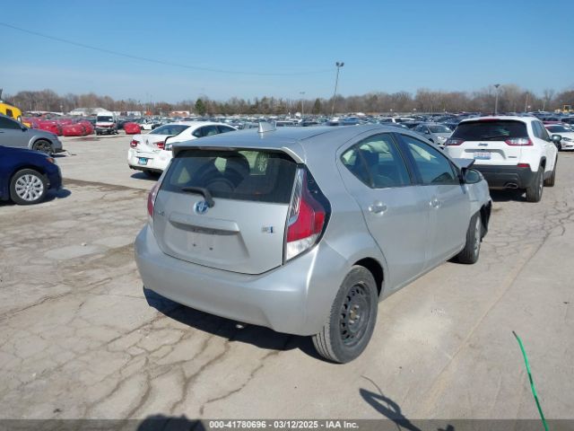 JTDKDTB38F1096503 Toyota Prius C One
