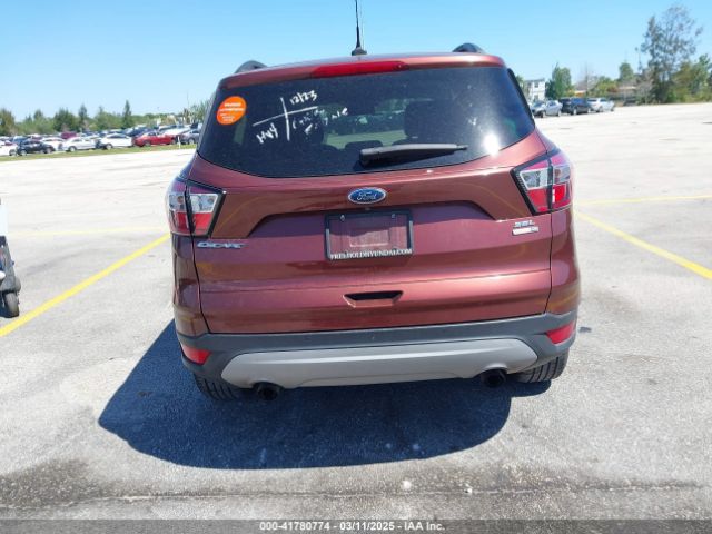 1FMCU9HD2JUC66686 Ford ESCAPE SEL