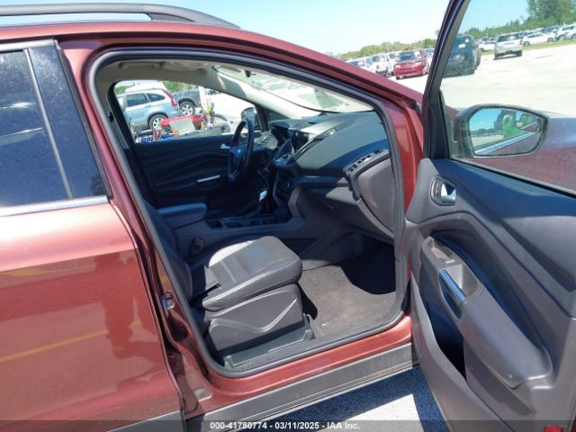 1FMCU9HD2JUC66686 Ford ESCAPE SEL