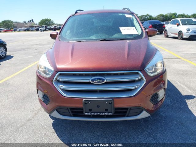 1FMCU9HD2JUC66686 Ford ESCAPE SEL