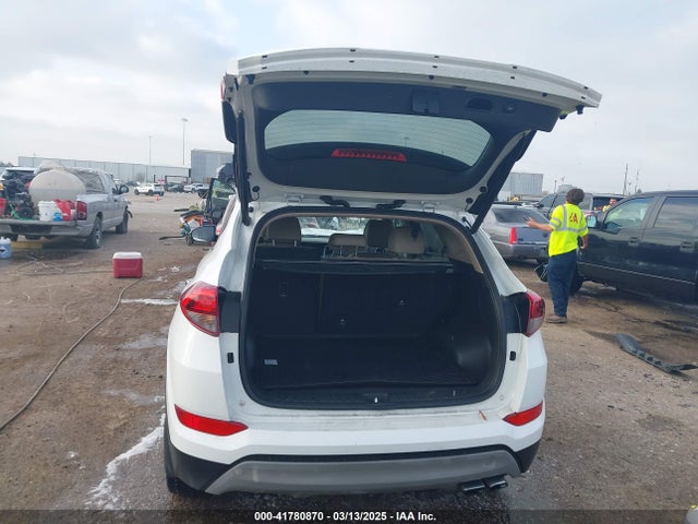Hyundai Tucson Limited 2018 KM8J33A22JU677697 Image 17