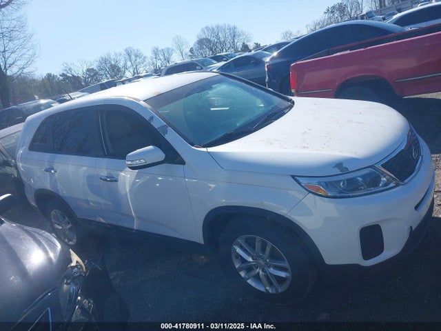 KIA SORENTO LX 2015 5XYKT3A65FG597900 Image 13