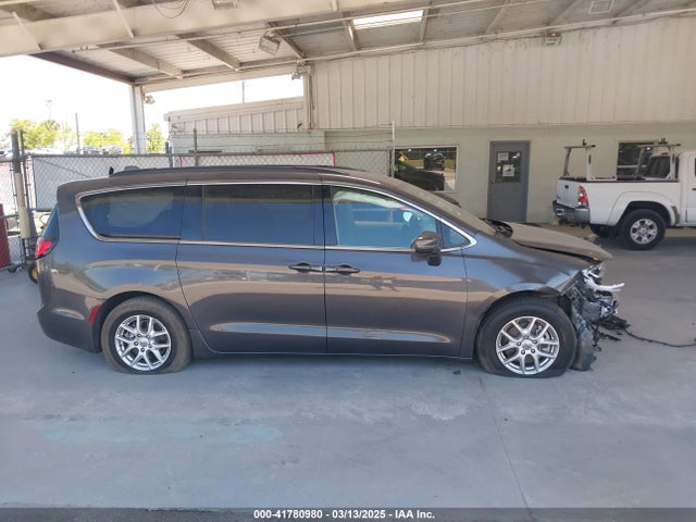 Chrysler Pacifica Touring L 2022 2C4RC1BG2NR111919 Image 13