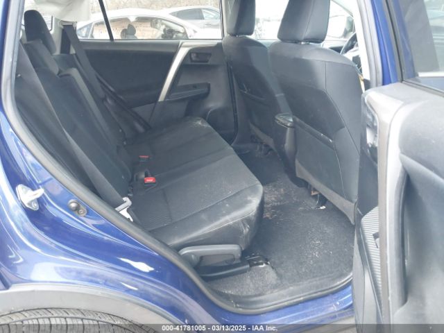 2T3BFREV2FW277169 Toyota RAV4 LE