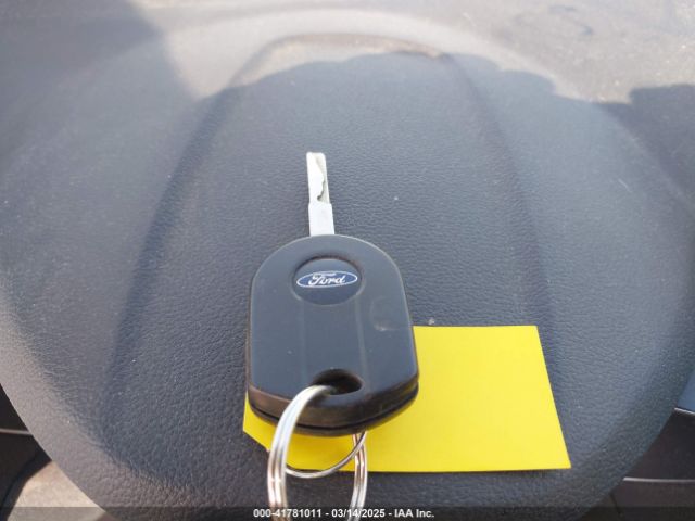 1FMCU9GD4HUD90471 Ford ESCAPE SE