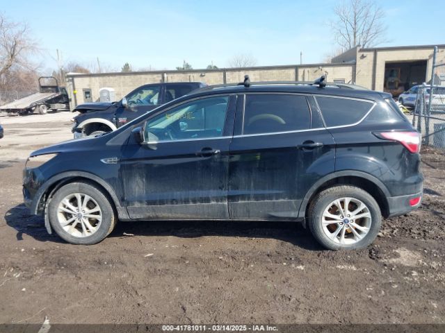 1FMCU9GD4HUD90471 Ford ESCAPE SE