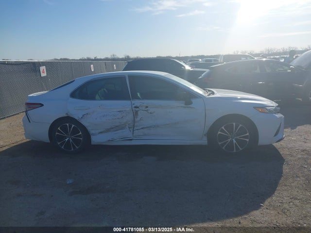 4T1B11HK6JU068231 Toyota CAMRY SE
