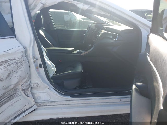 4T1B11HK6JU068231 Toyota CAMRY SE
