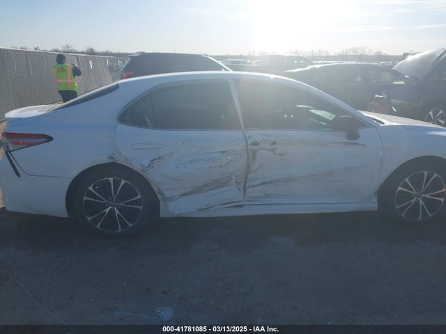 4T1B11HK6JU068231 Toyota CAMRY SE