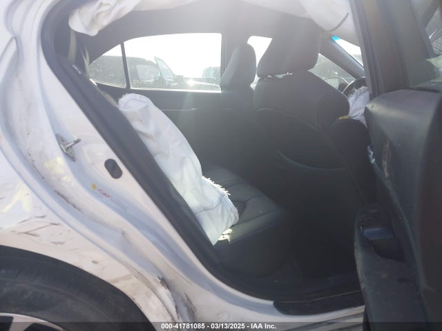 4T1B11HK6JU068231 Toyota CAMRY SE