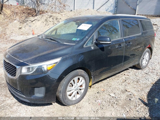 KIA SEDONA LX 2016 KNDMB5C12G6107426 Image 2