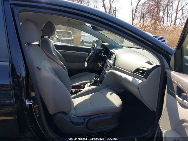 KMHD84LF1KU805675 Hyundai ELANTRA SEL