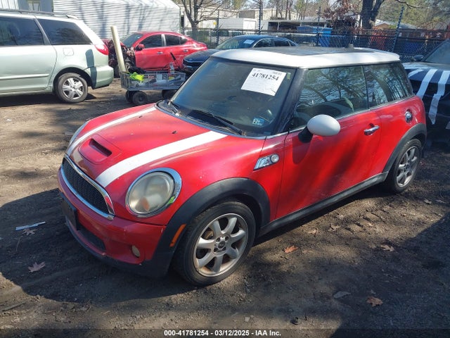 2010 MINI COOPER S WMWMF7C5XATZ74419 Photo 1