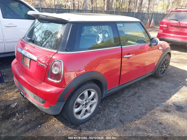 2010 MINI COOPER S WMWMF7C5XATZ74419 Photo 3