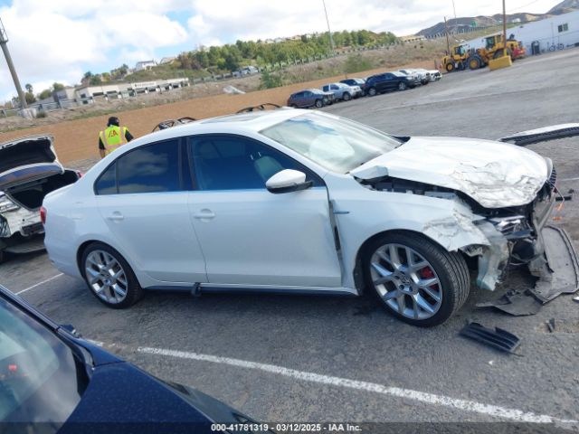 3VW4T7AJ0EM276138 Volkswagen Jetta Gli Edition 30