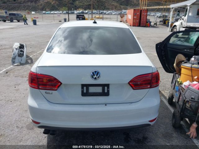 3VW4T7AJ0EM276138 Volkswagen Jetta Gli Edition 30