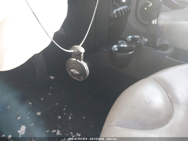 2011 MINI COOPER WMWZN3C55BT133367 Photo 10