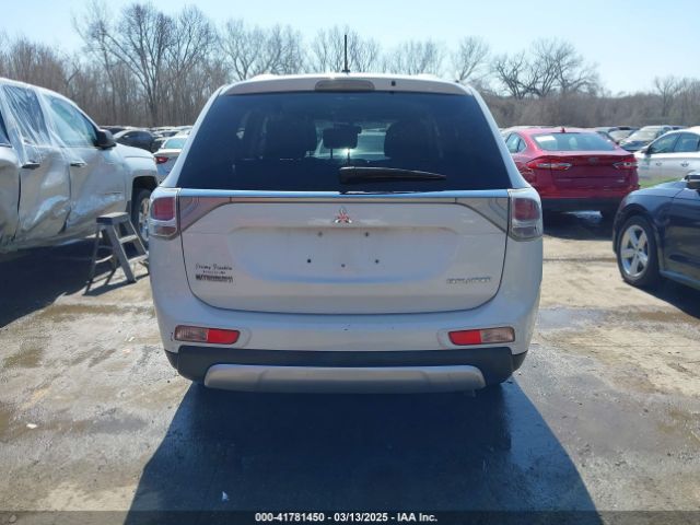 JA4AD2A30FZ013648 Mitsubishi Outlander Es