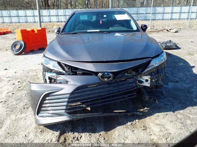 4T1C11AK2NU675215 Toyota CAMRY LE