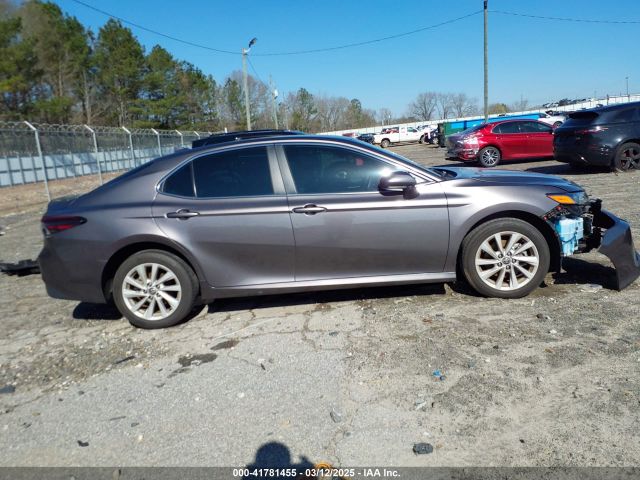 4T1C11AK2NU675215 Toyota CAMRY LE