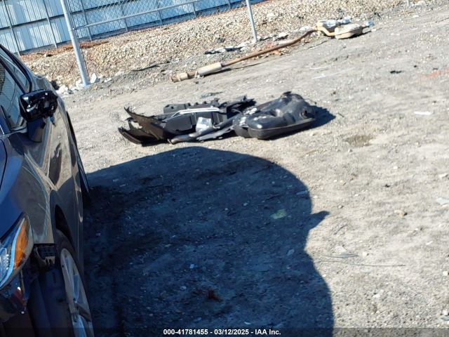 4T1C11AK2NU675215 Toyota CAMRY LE