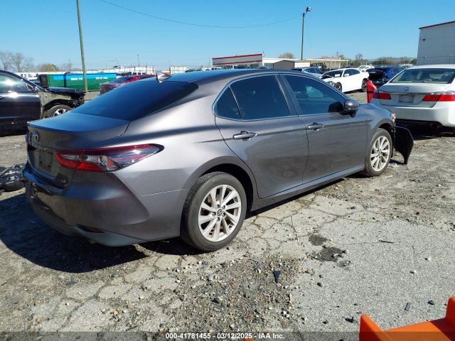 4T1C11AK2NU675215 Toyota CAMRY LE