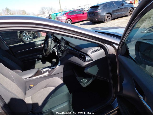 4T1C11AK2NU675215 Toyota CAMRY LE