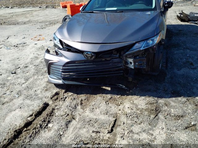 4T1C11AK2NU675215 Toyota CAMRY LE