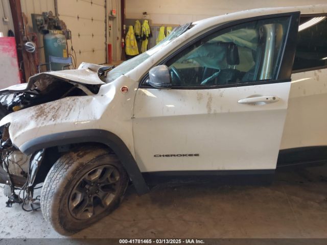 1C4PJMBX1KD200300 Jeep Cherokee Trailhawk 4x4