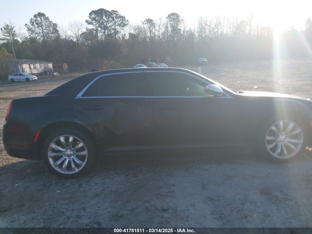 Chrysler 300 Touring 2018 2C3CCAAG6JH249846 Image 13