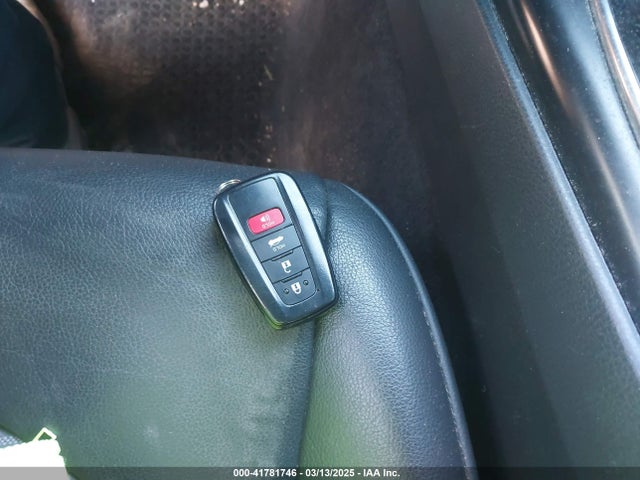 4T1B11HK8KU772965 Toyota CAMRY SE