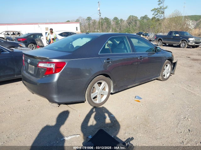 4T1BF1FK9EU311492 Toyota CAMRY SE