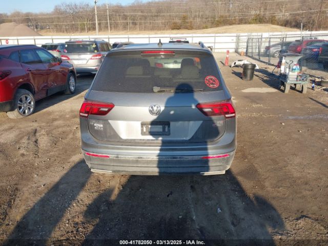 3VV2B7AX9JM019413 Volkswagen Tiguan 2.0t Se/2.0t Sel