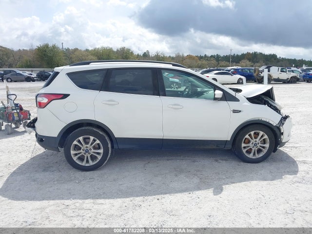 1FMCU0GD4HUB99578 Ford ESCAPE SE