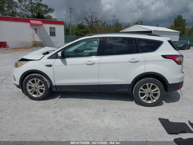1FMCU0GD4HUB99578 Ford ESCAPE SE