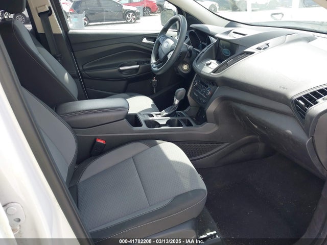 1FMCU0GD4HUB99578 Ford ESCAPE SE