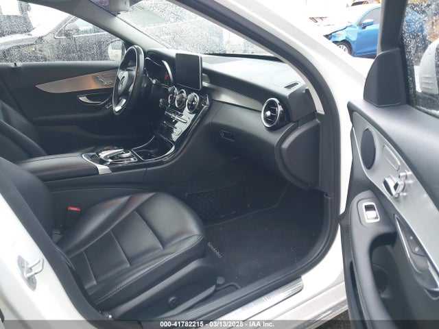 55SWF4JBXGU148330 Mercedes-Benz C 300 Luxury/sport